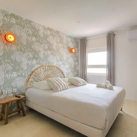 Design Et Cosy De Standing