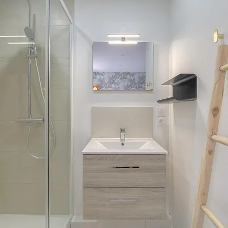 Design Et Cosy De Standing Apartment Venissieux